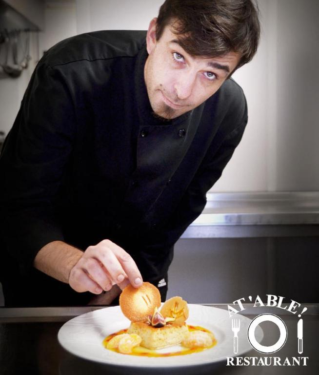 Logis Hotel Restaurant La Boule D'Or Chinon Exterior foto