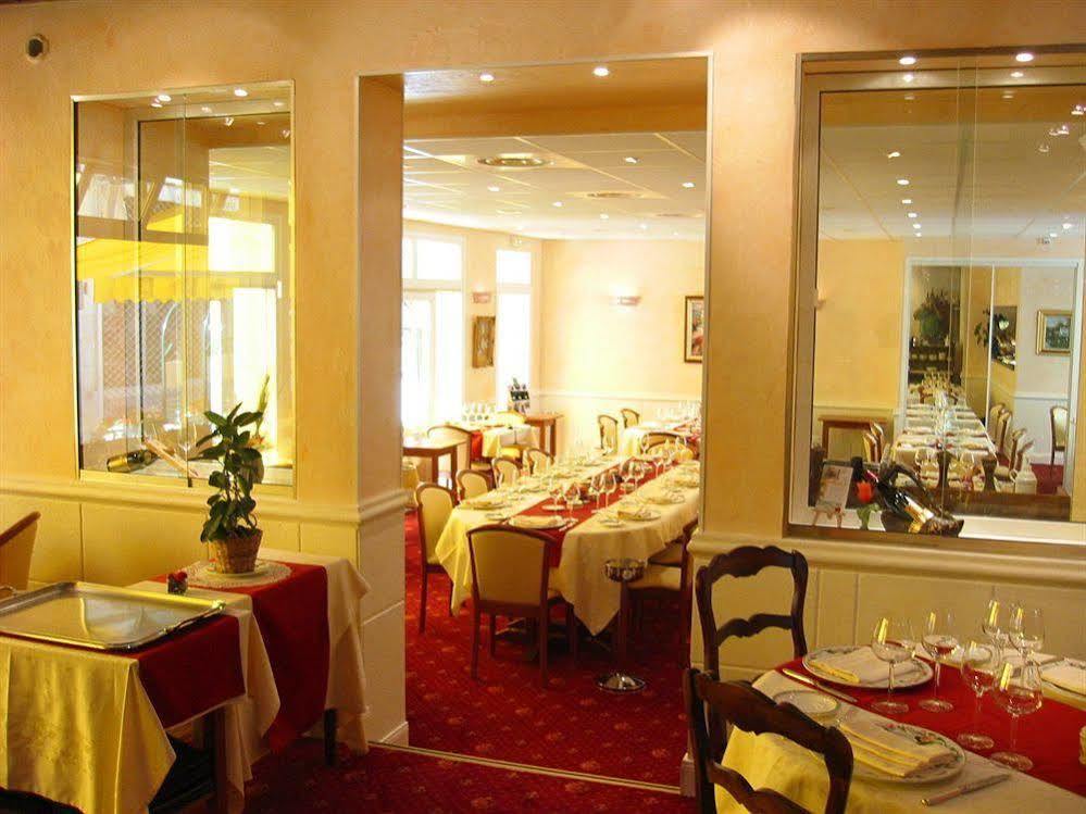 Logis Hotel Restaurant La Boule D'Or Chinon Exterior foto